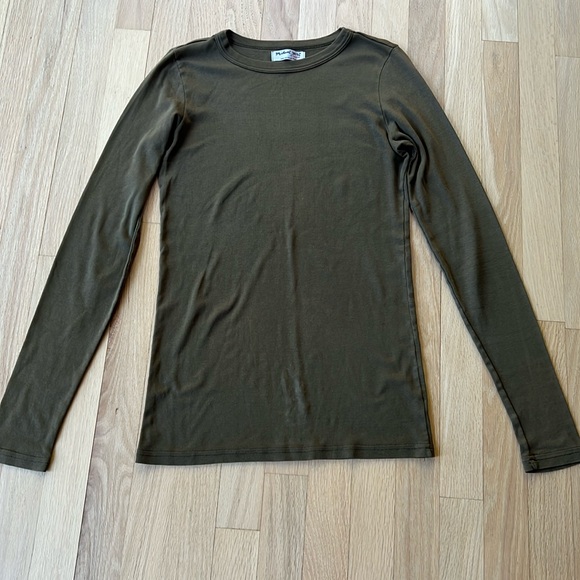 Michael Stars Tops - Olive l/s tshirt. One size fits most